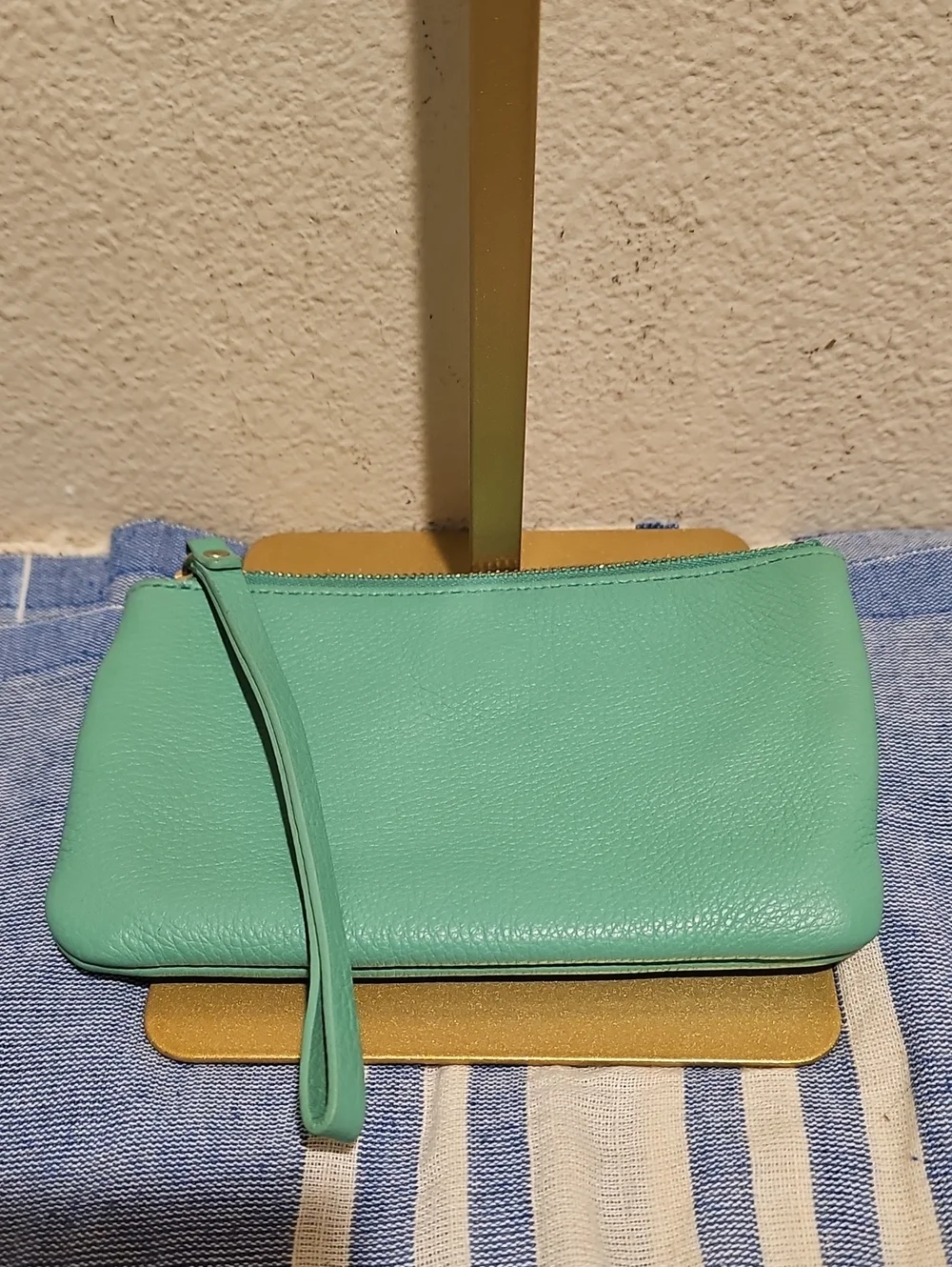 Kate Spade Cobble Hill Wristlet In Mint Green